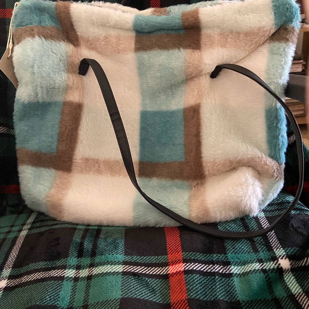 FUZZY shoulder Tote